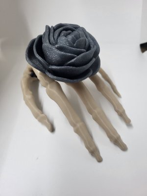 Skeleton Hand Rose Clip | Graphite