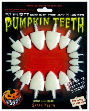 Wolfe Pumpkin Teeth Shark Glow