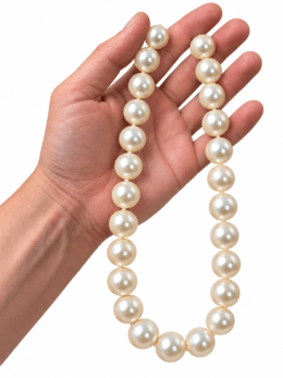 Oversized Pearl Necklace